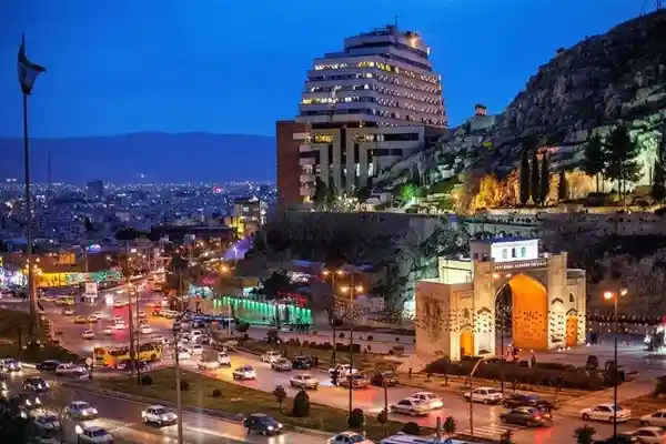 بهترین زمان سفر به شیراز : راهنمای انتخاب بهترین فصل برای مسافرت به شیراز